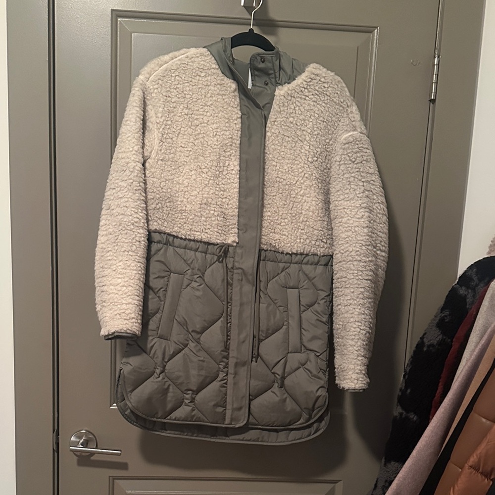 Old Navy Two-Tone Teddy Jacket in Cream and Dark Green